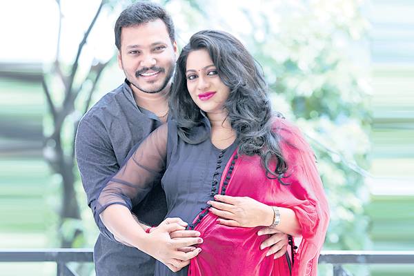 udaya bhanu,twins,baby girls,birth hospital,vijay kumar  ఉదయభానుకు కవలలు కలిగిండ్రు ...!